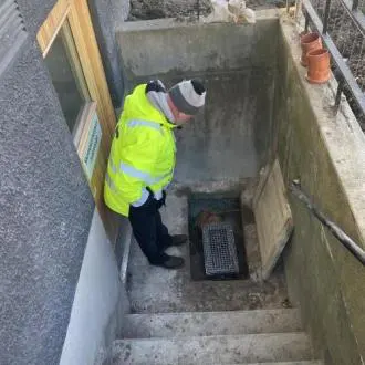 wapro-installiert-dauerhaften-hochwasserschutz-alte-gebaeude-uppsala-de Wapro installiert dauerhaften Hochwasserschutz in alten Gebäuden Uppsala für langfristige Kellersicherheit