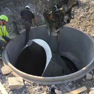 wapro-wastop-dn1500-backflow-installation-sewer-shaft-malmo-usa WaStop DN1500 installed in sewer shaft to prevent backflow and urban flooding in Malmö, Sweden.