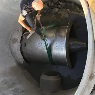 wapro-wastop-dn1500-einbau-rueckstauventil-schachtinnenraum-de WaStop DN1500 Rückstauventil installiert im Schachtinneren – Schutz vor Überflutung in Malmö.