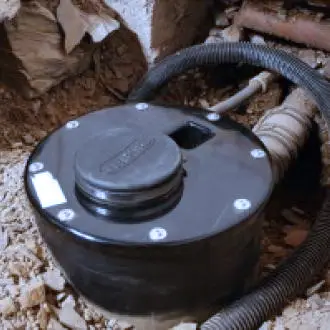 wastop-rsd-rueckstausicherung-kellerinstallation-renovierung-de Einbau von WaBack RSD Rückstauventil während Kellerumbau