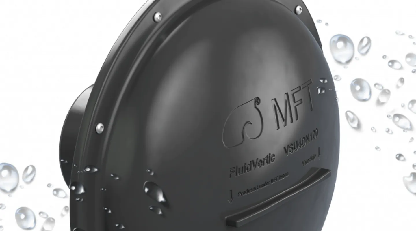 Närbild på flödesregulatorn FluidVertic med MFT-logotyp och vattendroppar, samma typ som installerats i Arlöv